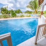 Deluxe Pool View Room