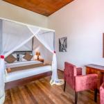 Duplex Pool View Room