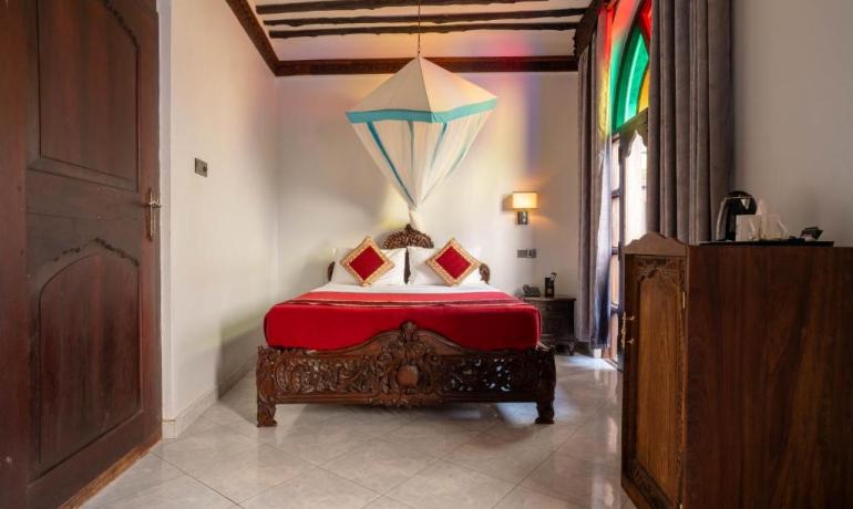 Single Room with Pool View