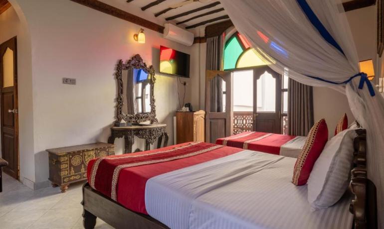 Twin Room with Pool View