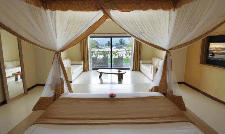 SUITE WITH PAVILLION
