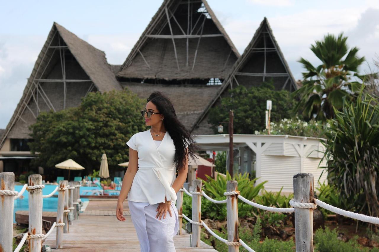 ESSQUE ZALU ZANZIBAR
