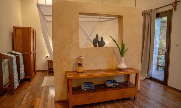 Deluxe One-Bedroom Apartment with Sea View