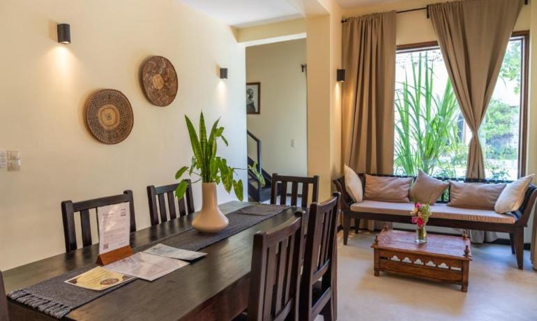 Three-Bedroom Deluxe Villa with Sea View