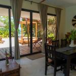 Three-Bedroom Deluxe Villa with Sea View