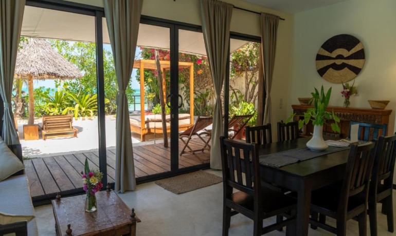 Three-Bedroom Deluxe Villa with Sea View