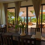 Three-Bedroom Deluxe Villa with Sea View