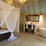Three-Bedroom Deluxe Villa with Sea View