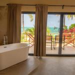 Three-Bedroom Deluxe Villa with Sea View