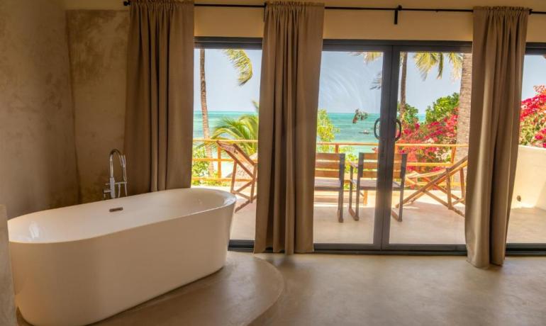 Three-Bedroom Deluxe Villa with Sea View