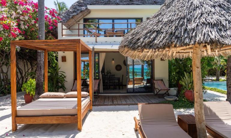 Three-Bedroom Deluxe Villa with Sea View