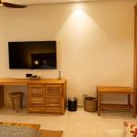 Deluxe Family, King and Twin Bed, Front Ocean View