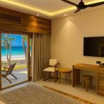 Deluxe, King or Twin Bed, Front Ocean View