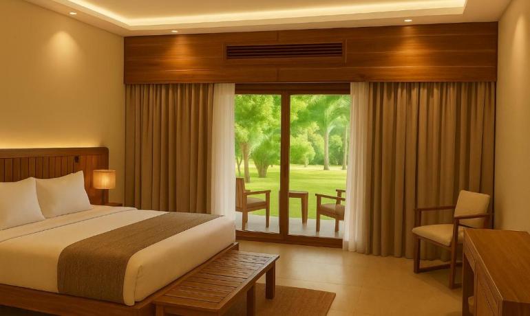 Deluxe, King or Twin Bed, Garden View