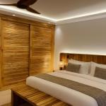 Executive Suite, King Bed, Front Ocean View