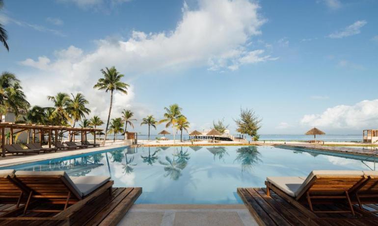 Private Villa Pool & Garden