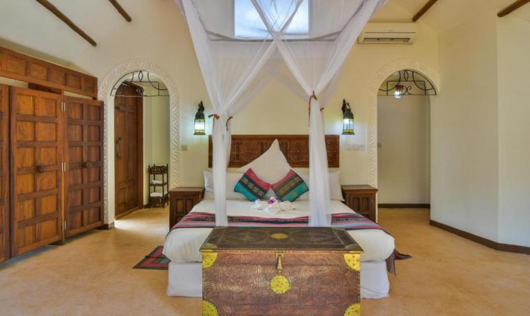 Family Room (Two Inter-connecting Rooms - 4 person)