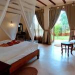 Family Room (Two Inter-connecting Rooms - 4 person)