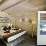Double Room with Pool View