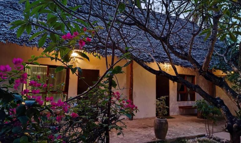KINGSIZE TRIPLE BUNGALOW