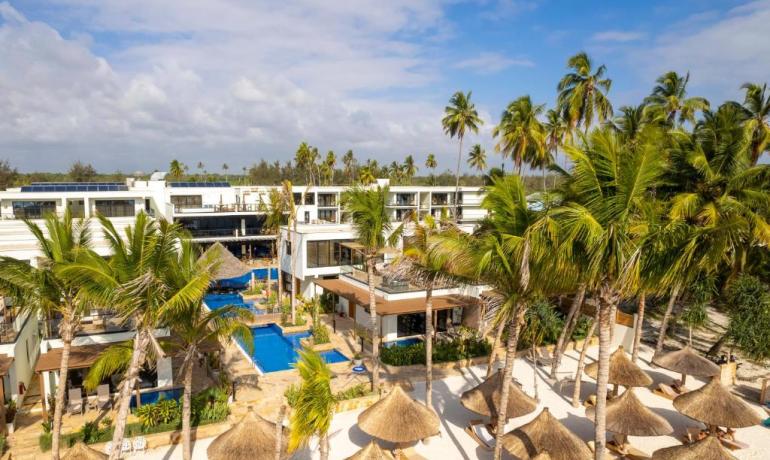 Suite with Infinity pool