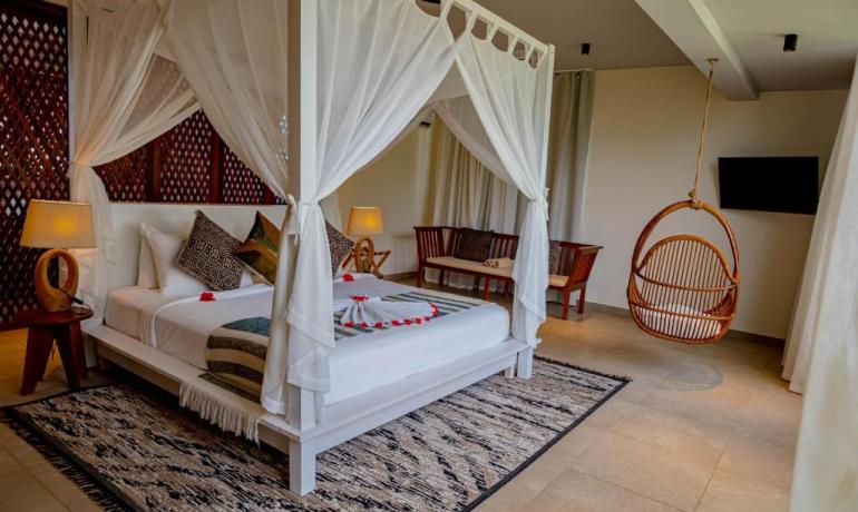 Suite with Infinity pool