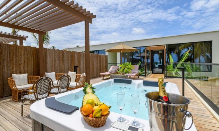 Suite with Infinity pool