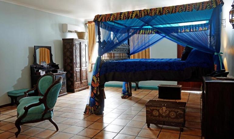 Honeymoon Suite