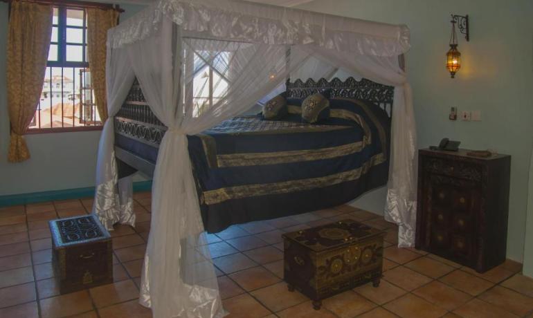 Honeymoon Suite