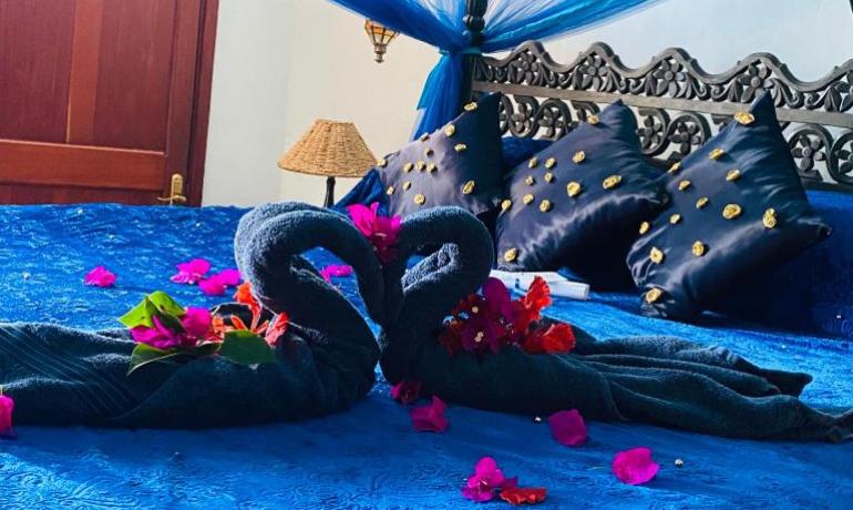 Honeymoon Suite