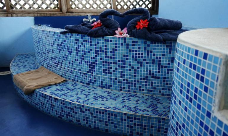 Honeymoon Suite