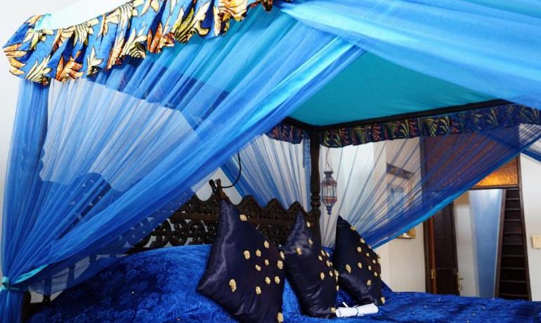 Honeymoon Suite