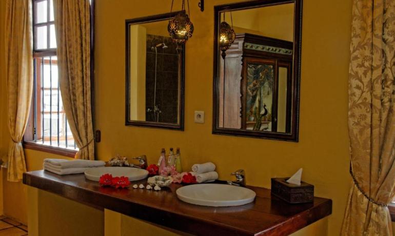 Signature Suite